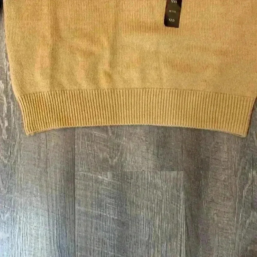 Banana Republic Everyday Lofty Crew-Neck Sweater - Picture 4 of 9